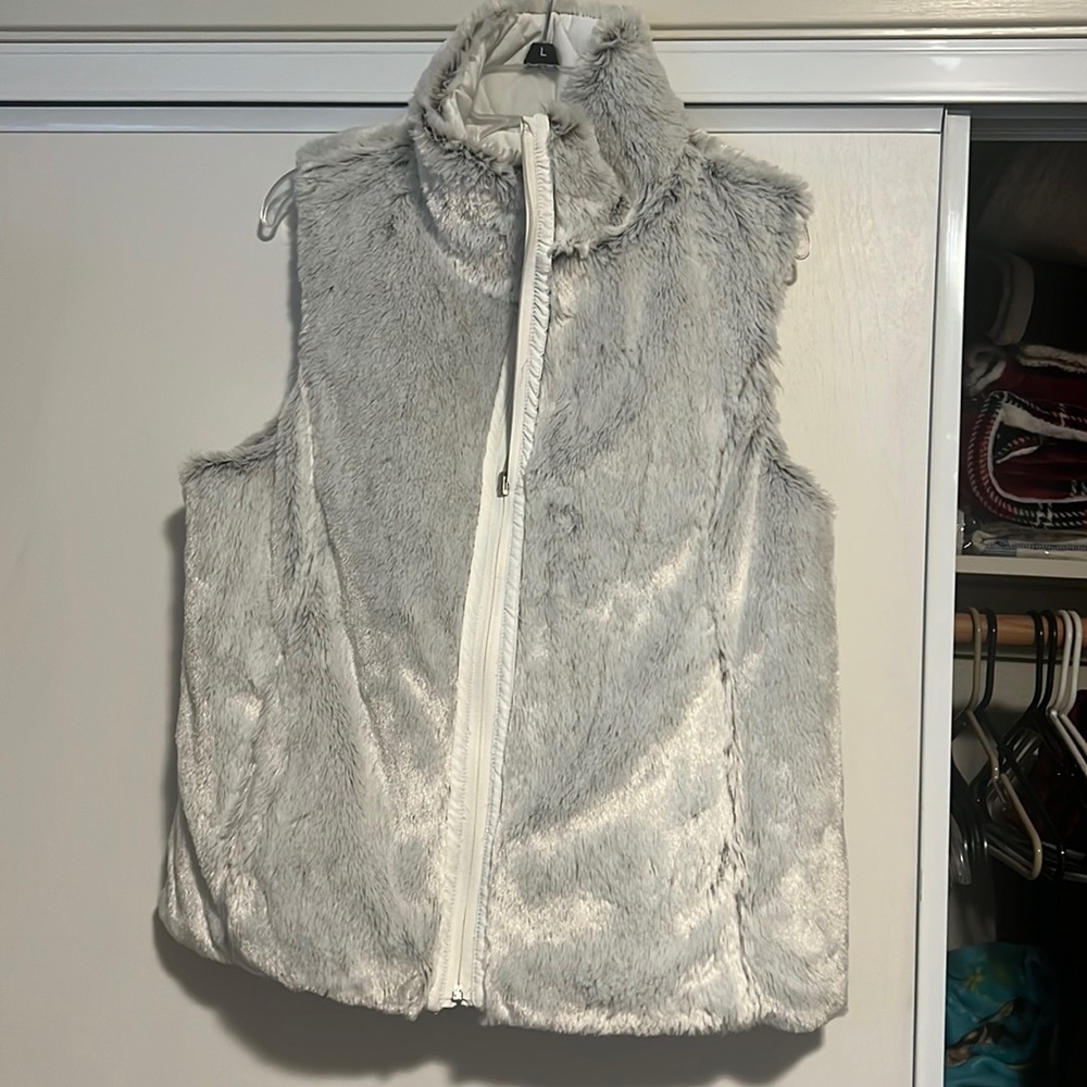 Weatherproof 1948 Reversible White Faux Fur Vest